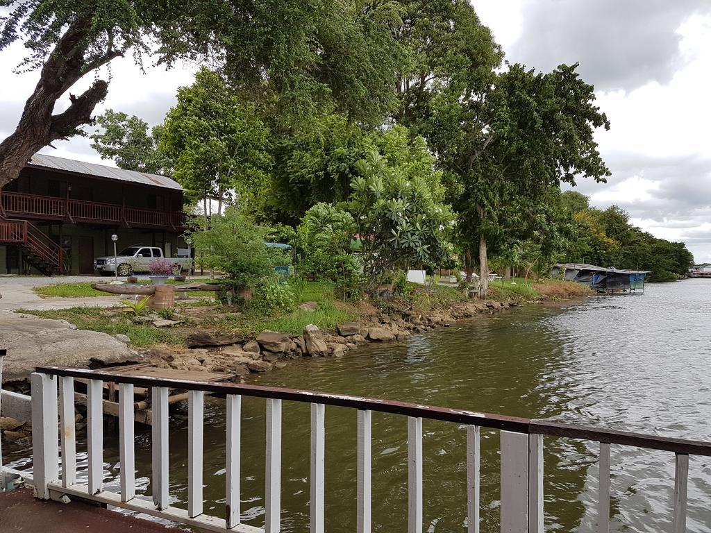 Aajam Riverfront Rooms Kanchanaburi City Exterior photo