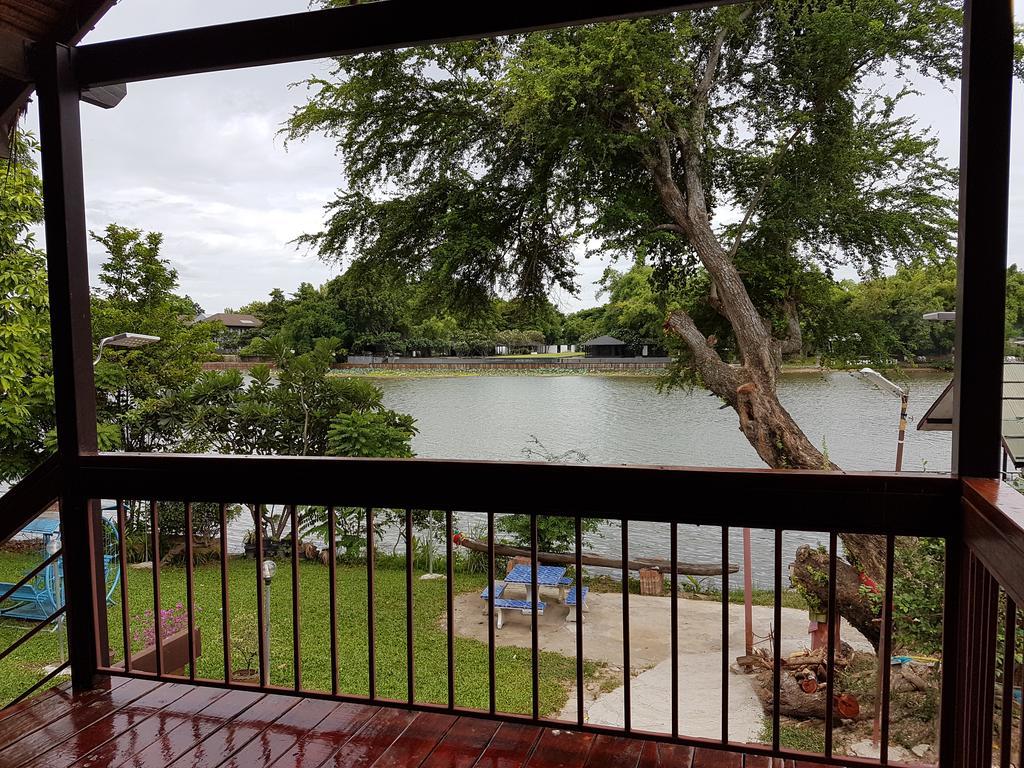 Aajam Riverfront Rooms Kanchanaburi City Exterior photo