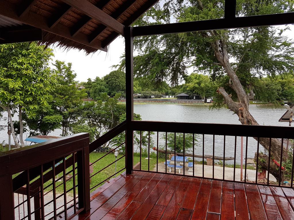 Aajam Riverfront Rooms Kanchanaburi City Exterior photo