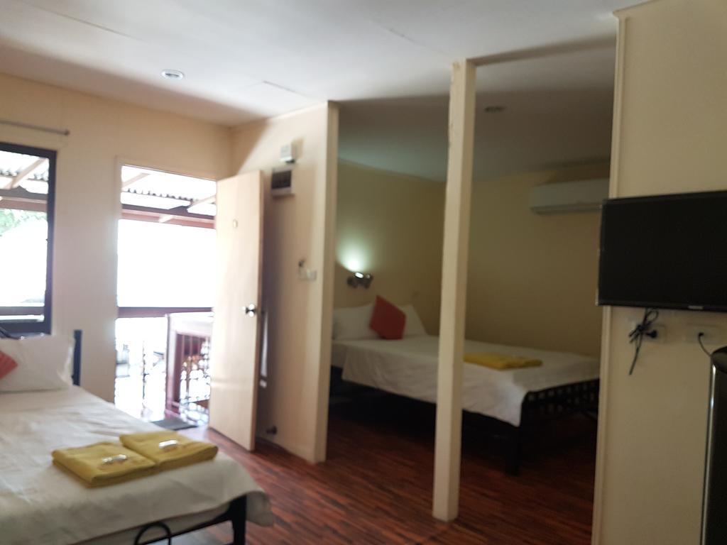Aajam Riverfront Rooms Kanchanaburi City Exterior photo