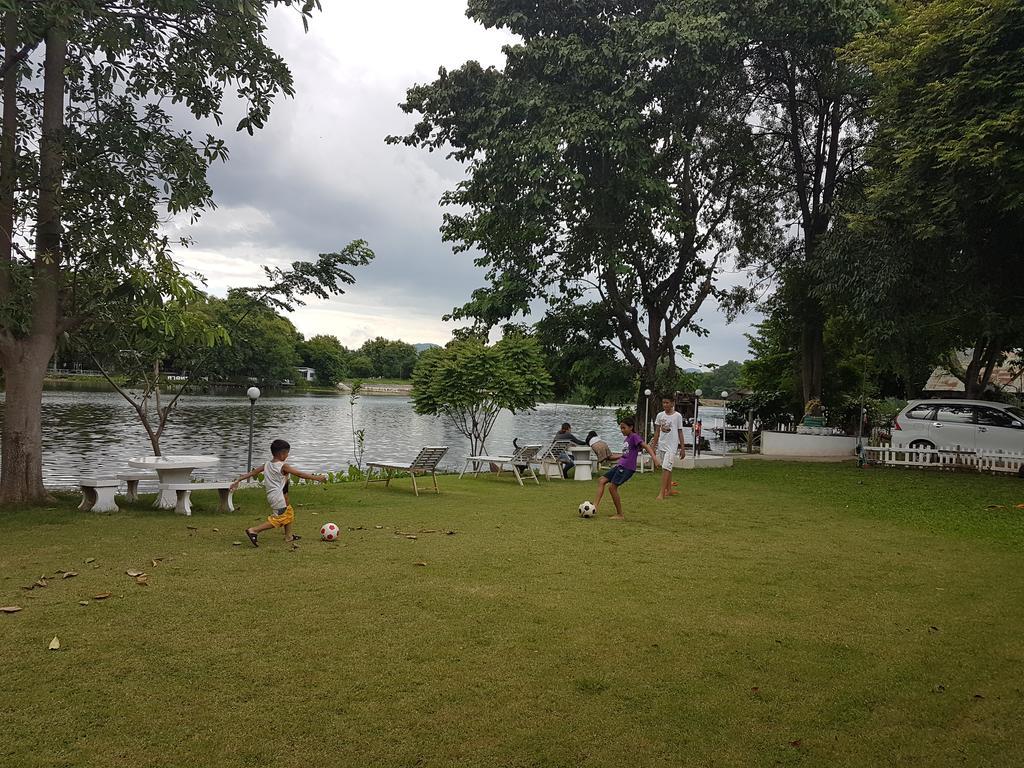 Aajam Riverfront Rooms Kanchanaburi City Exterior photo