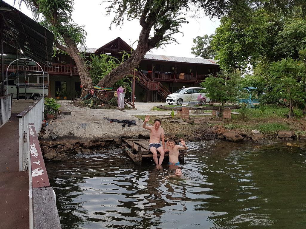 Aajam Riverfront Rooms Kanchanaburi City Exterior photo
