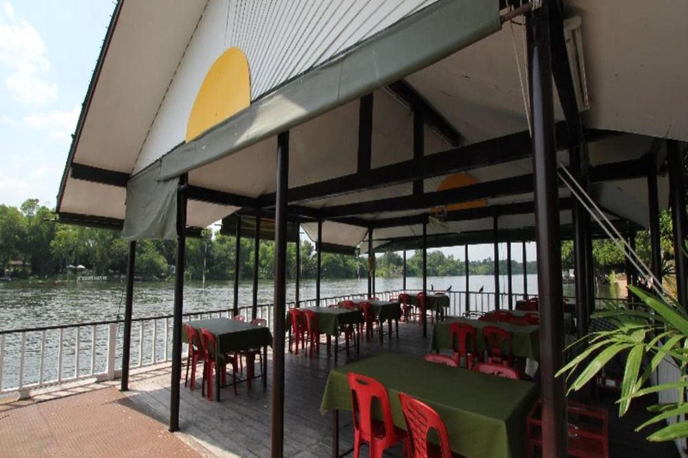 Aajam Riverfront Rooms Kanchanaburi City Exterior photo