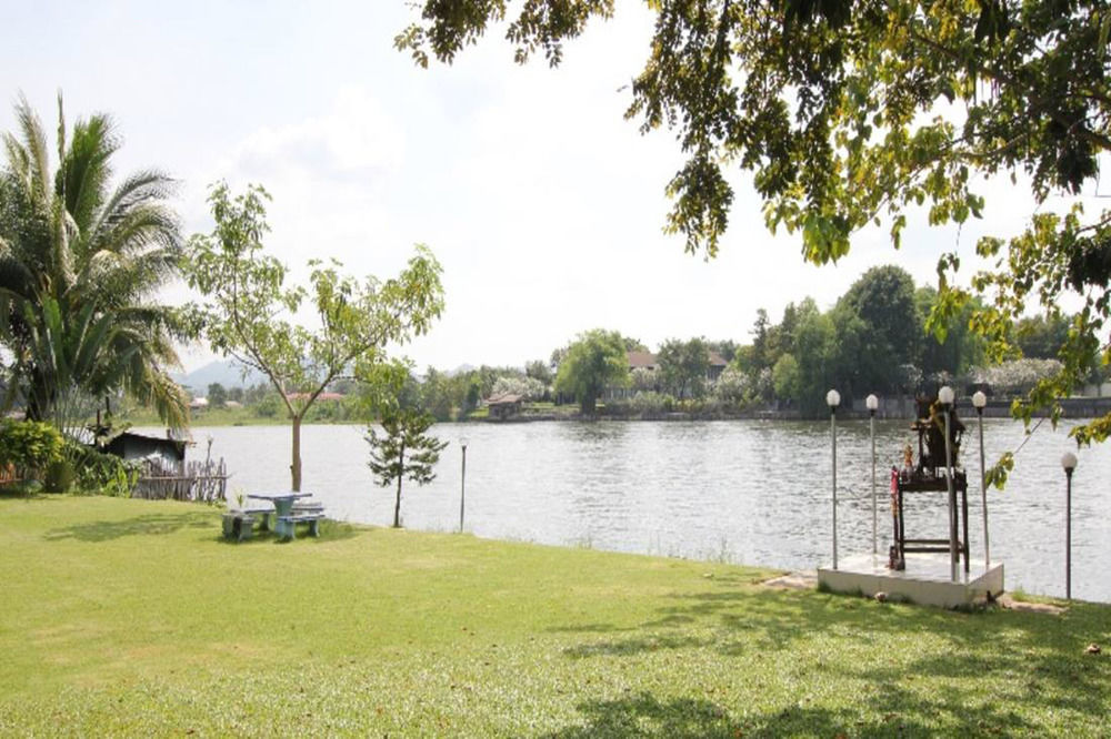 Aajam Riverfront Rooms Kanchanaburi City Exterior photo