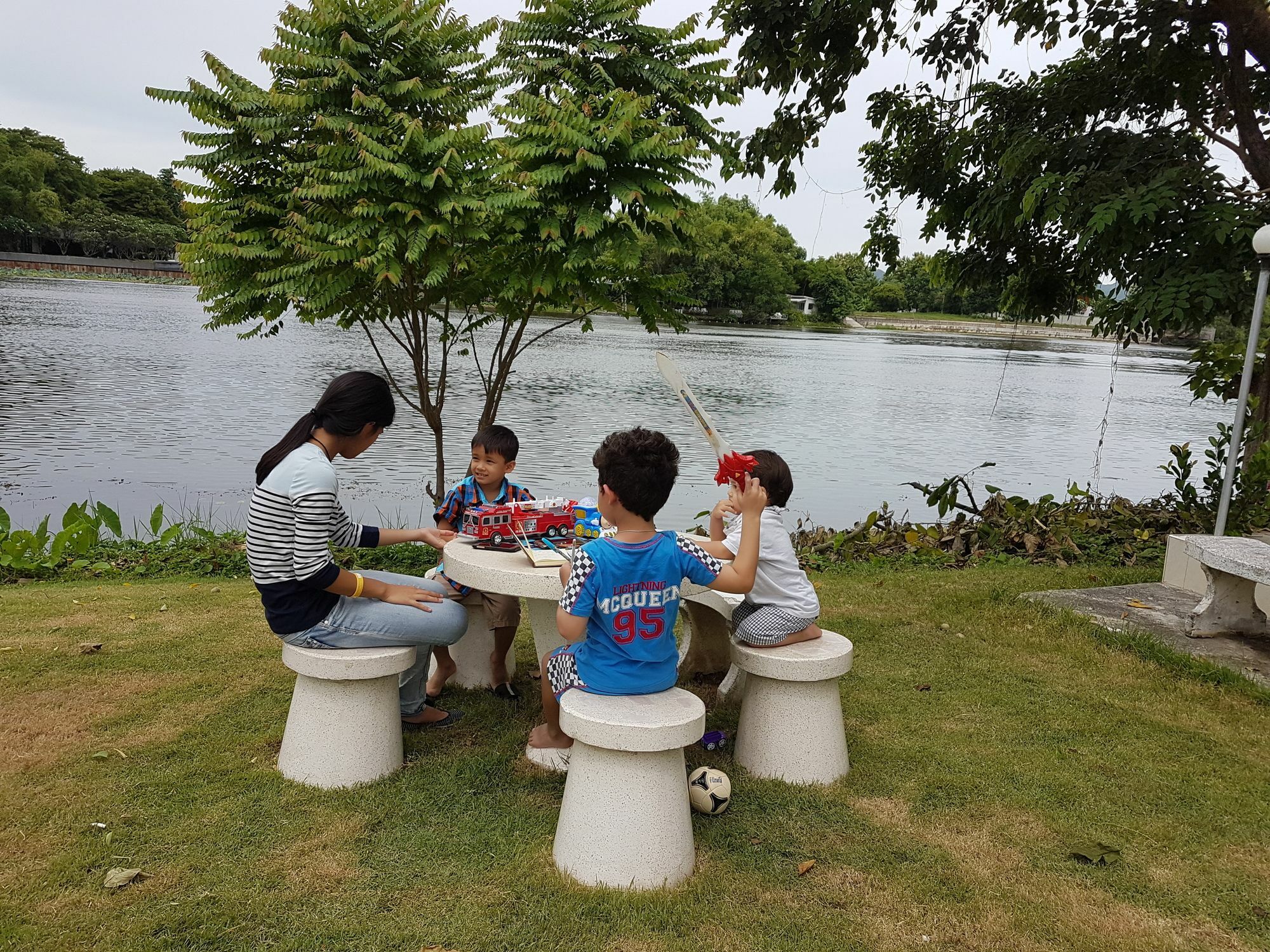 Aajam Riverfront Rooms Kanchanaburi City Exterior photo