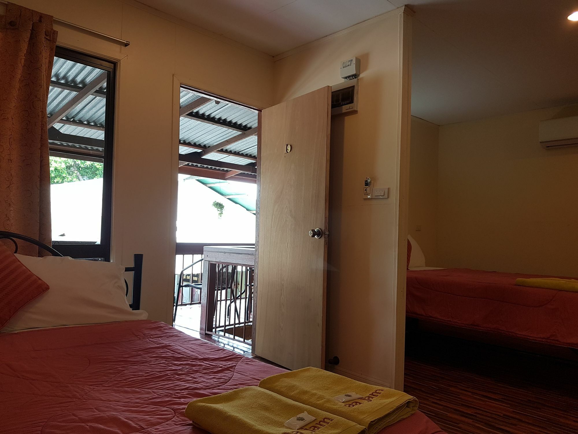 Aajam Riverfront Rooms Kanchanaburi City Exterior photo