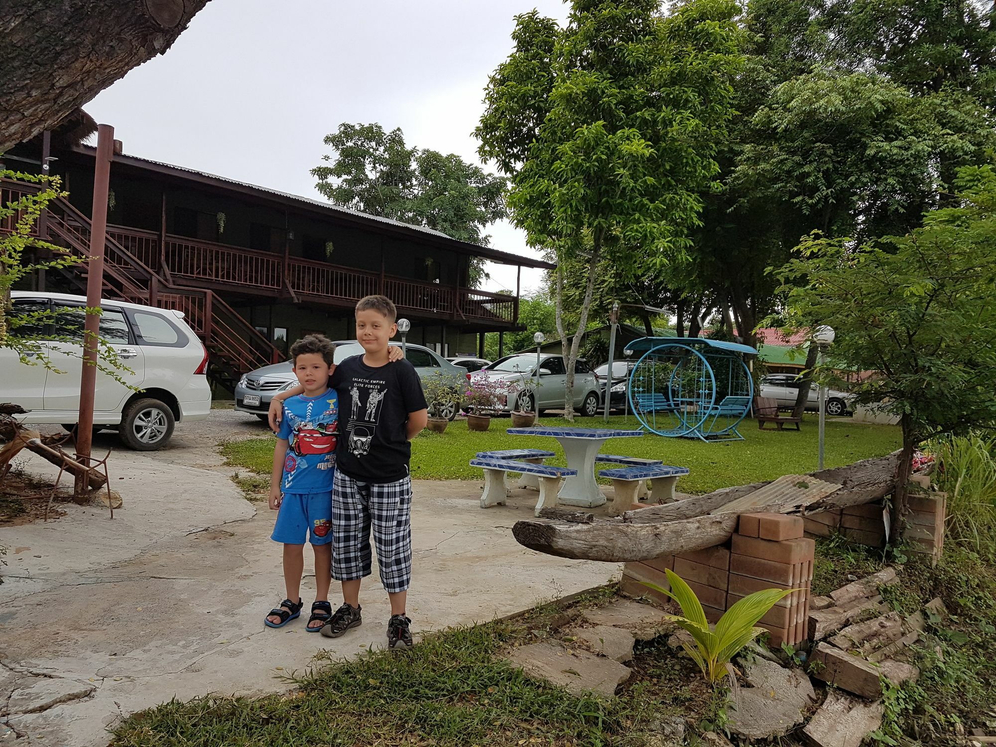 Aajam Riverfront Rooms Kanchanaburi City Exterior photo