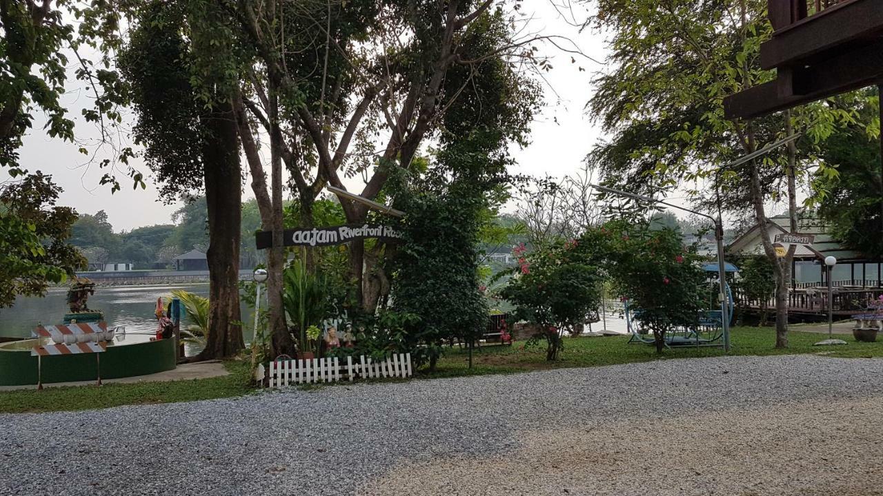 Aajam Riverfront Rooms Kanchanaburi City Exterior photo