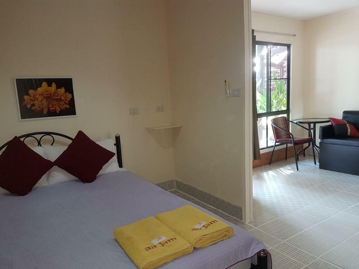 Aajam Riverfront Rooms Kanchanaburi City Exterior photo