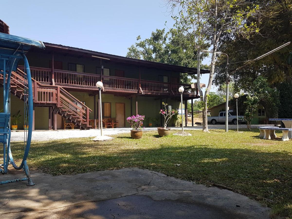Aajam Riverfront Rooms Kanchanaburi City Exterior photo
